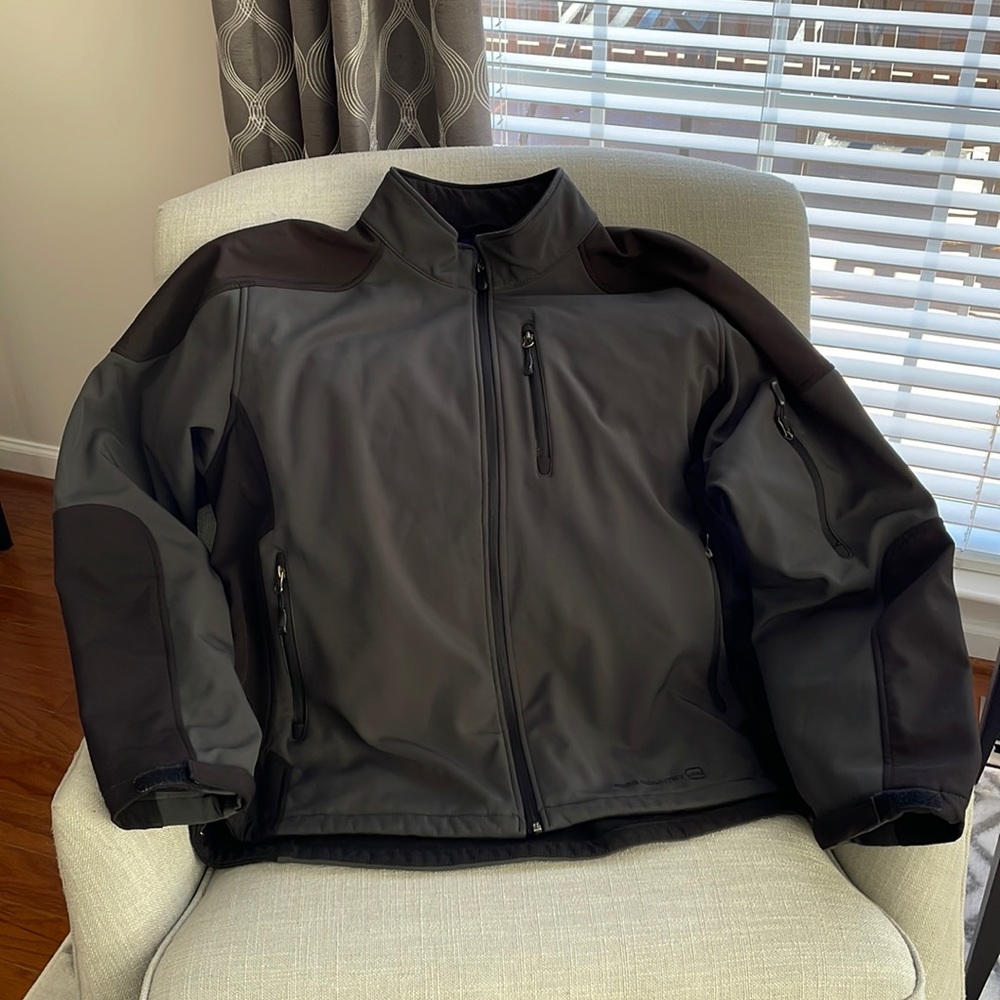 Men’s medium weight jacket for mild winter nights